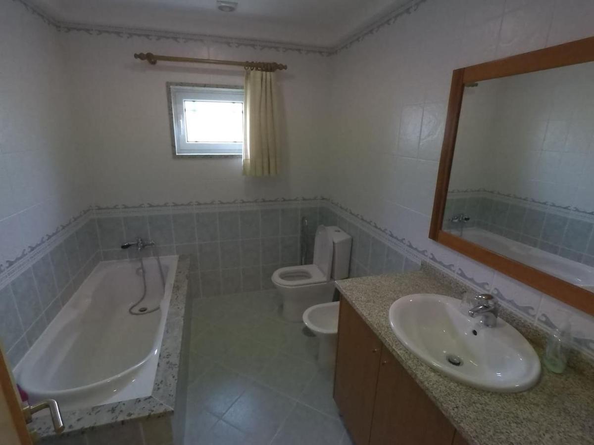 Valadas Guest House Canedo  Екстер'єр фото