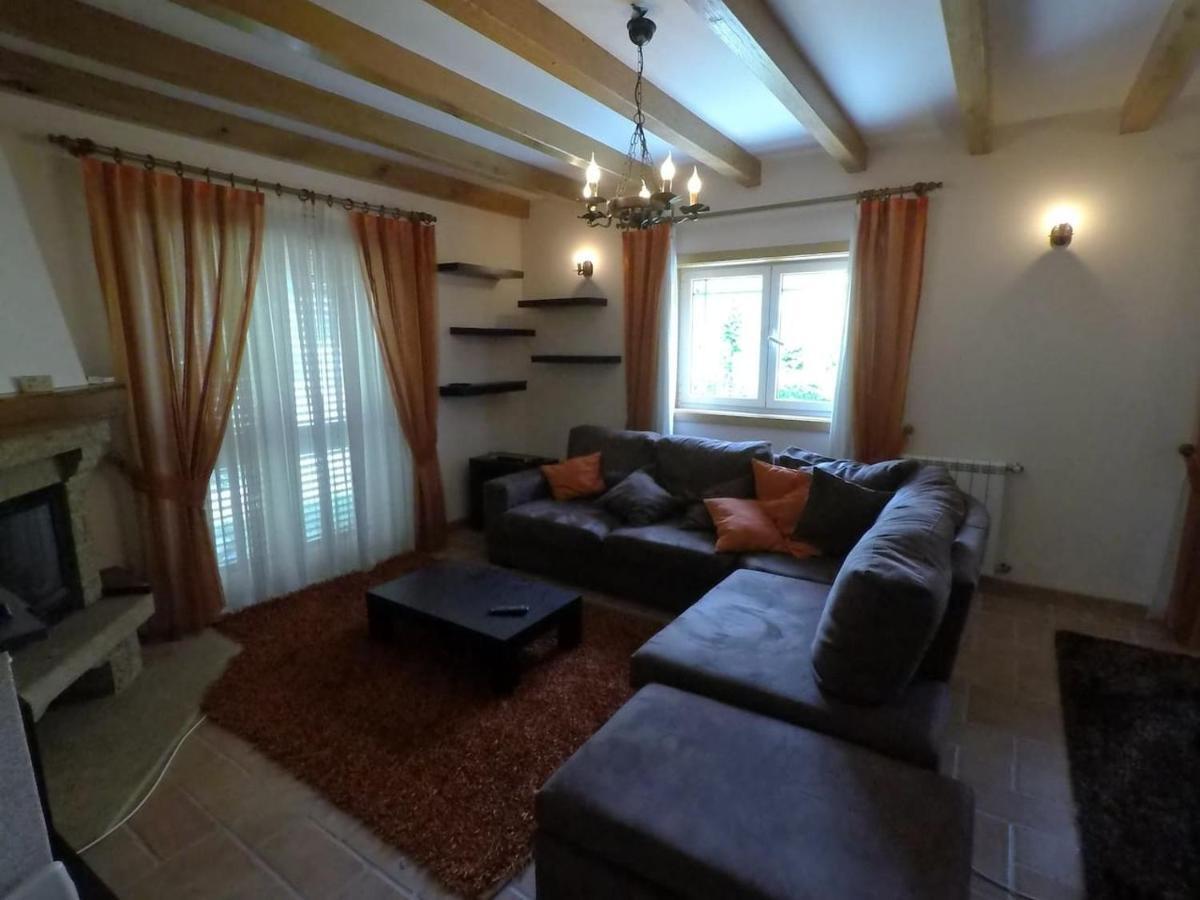 Valadas Guest House Canedo  Екстер'єр фото